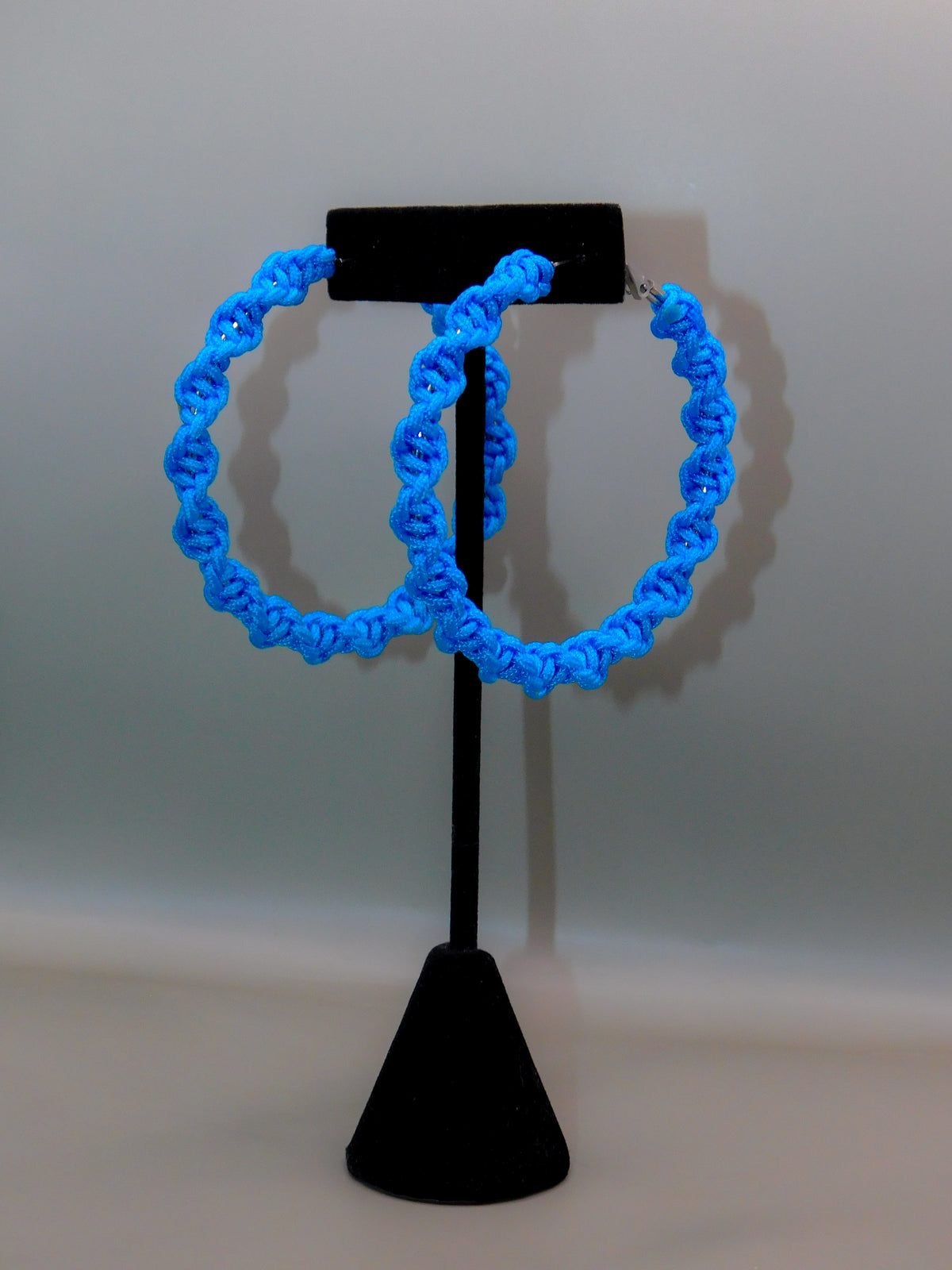 Azul zafiro Arracadas / Sapphire Blue Twisted